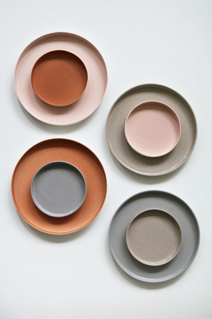 Collection d'assiette en porcelaine faite par Hester de Wolff, nom de la collection : Lab